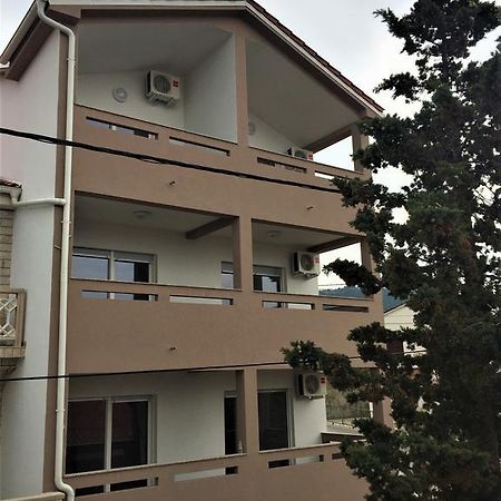 Apartmani Orhideja Rab Town Buitenkant foto